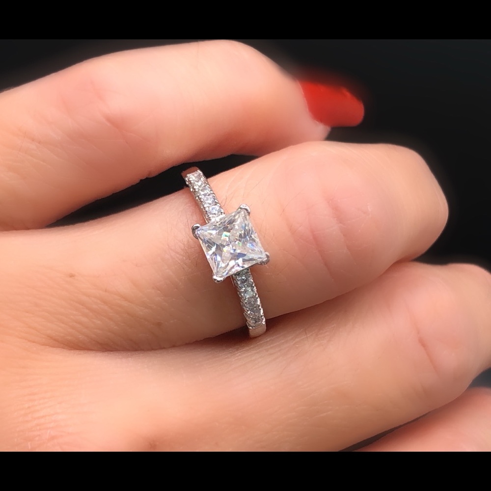 1ct moissanite diamond ring with Certificate